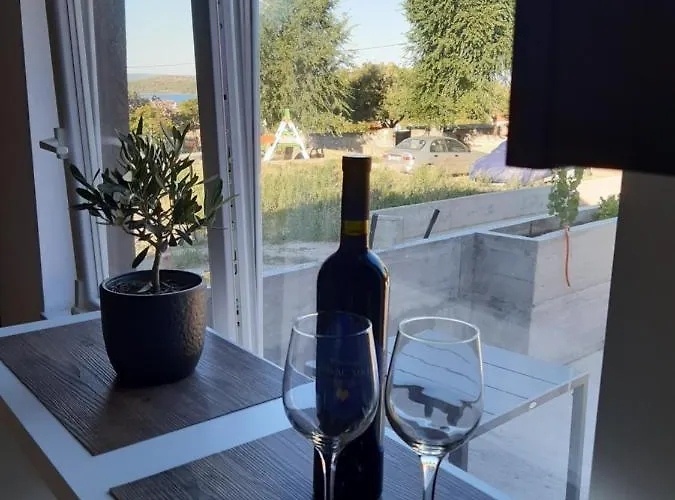 Апартаменты Little Olive Tree House *